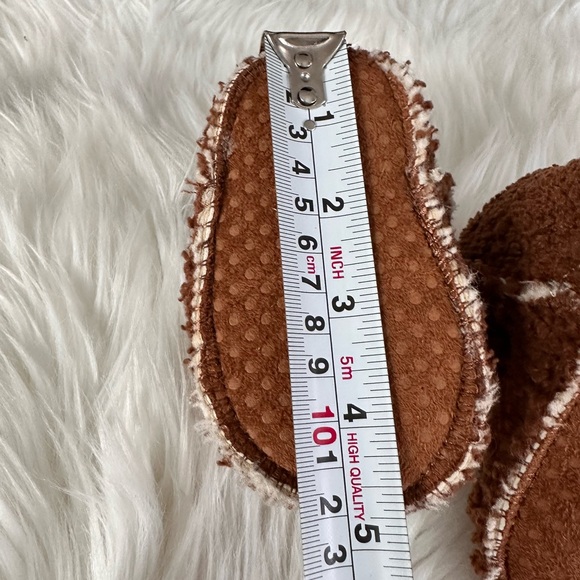 H&M Baby Sherpa bear booties - Picture 3 of 4